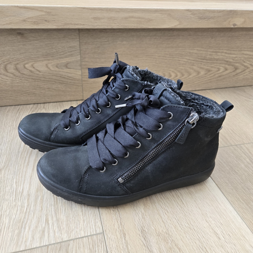 Ecco Black High-Top Sneakers with Zipper